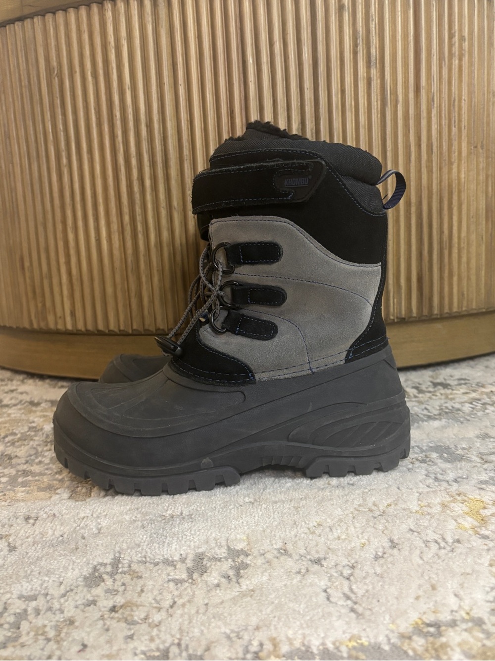 Khombu Kids Snowtracker Winter Boots Size 5M Grey Black Waterproof Insulated